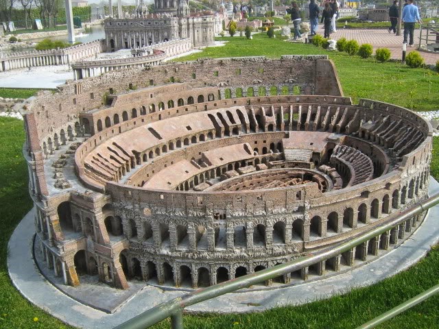 Đấu trường Colosseum là công trình lớn nhất ở thời đế chế La Mã