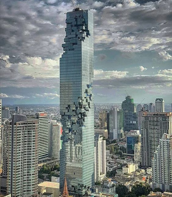 Godzilla destroys Bangkok building