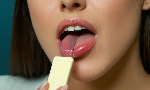 Tongue Hygiene for Women