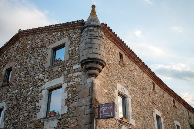 Вечерняя прогулка по Монельс - Evening in Monells - Monells por la noche