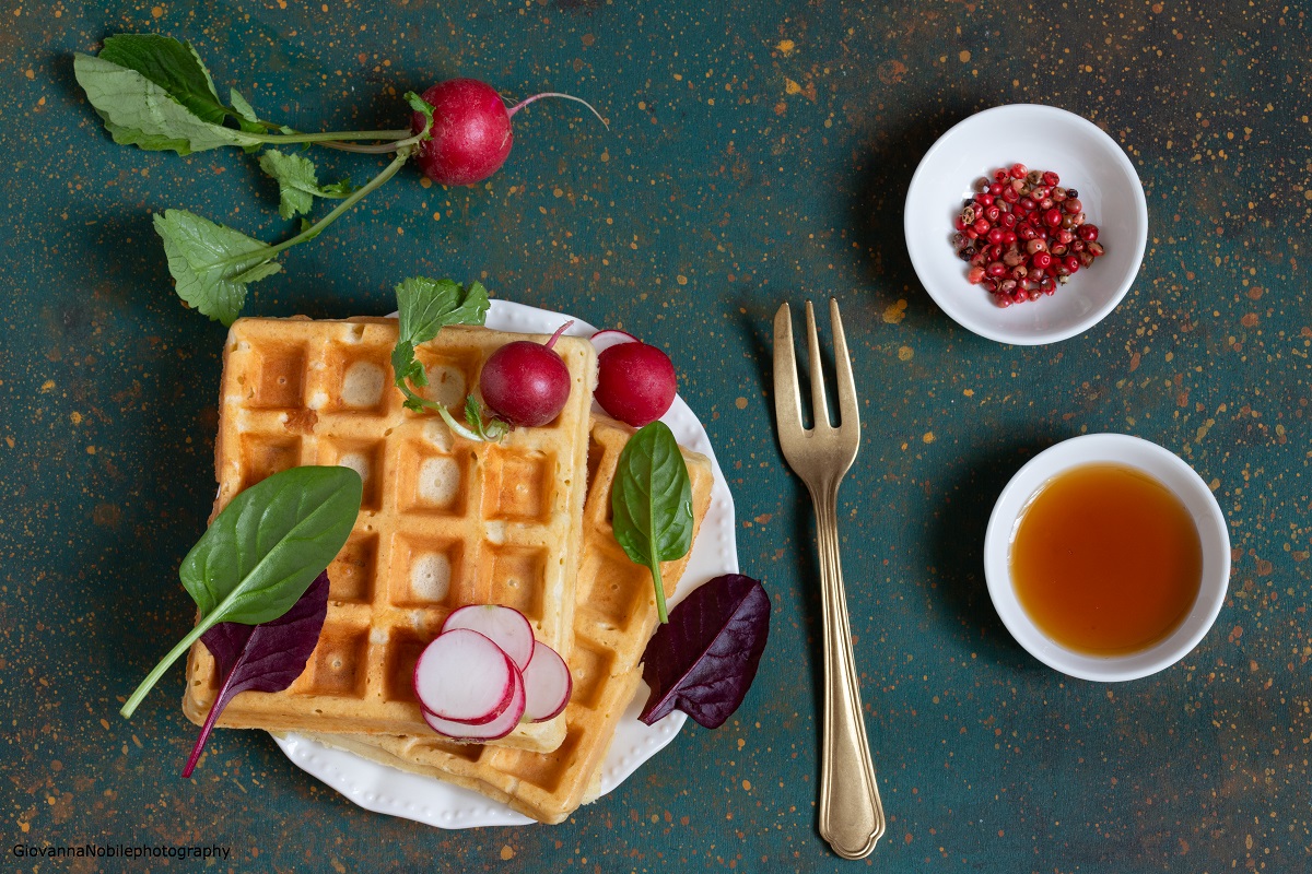 Waffle con parmigiano, pecorino romano e origano