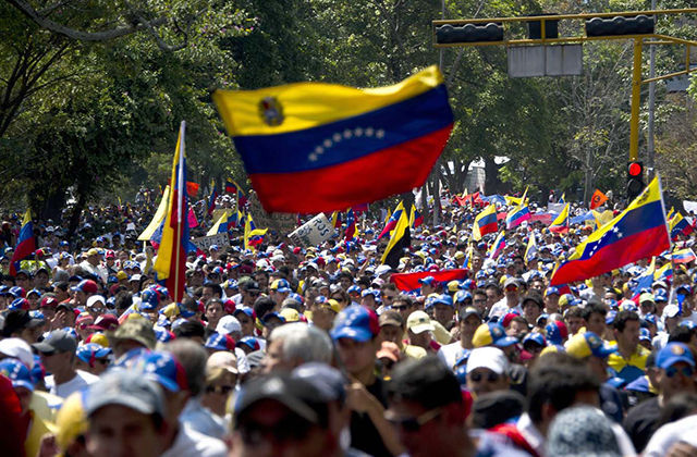 Mundo///Oposición venezolana dialogará con gobierno para defender Constitución