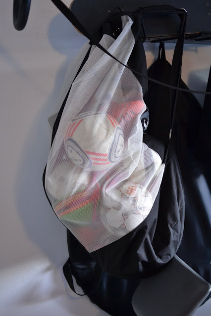 soccer ball bag - 5 Tips to Get You out the Door On Time- Soccer Mom Series BlusSusanMakes