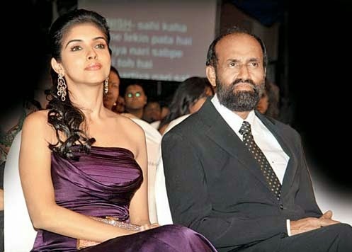Asin with Father at function
