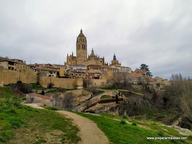 paseo por los alrededores de Segovia y la muralla