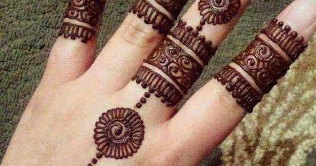 front hand mehndi design