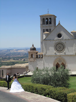 Wedding couple at Basilica San Francesco