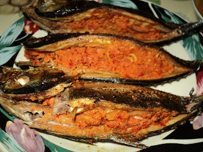 MASAKAN DARI DAPURKU: ikan cencaru sumbat