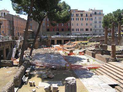 Photo by E.V.Pita 2011 / Rome: Argentina Tower, Iulius Caesar was killed here