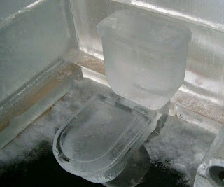 Ice toilet