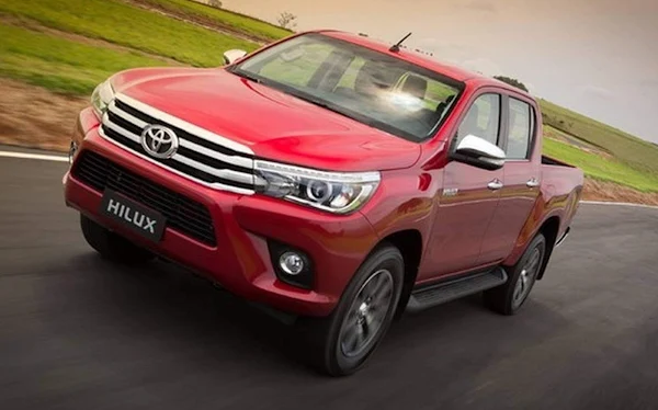 Toyota Hilux 8ª Geração chegava em 2015