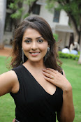 Madhu Shalini glam pics-thumbnail-14