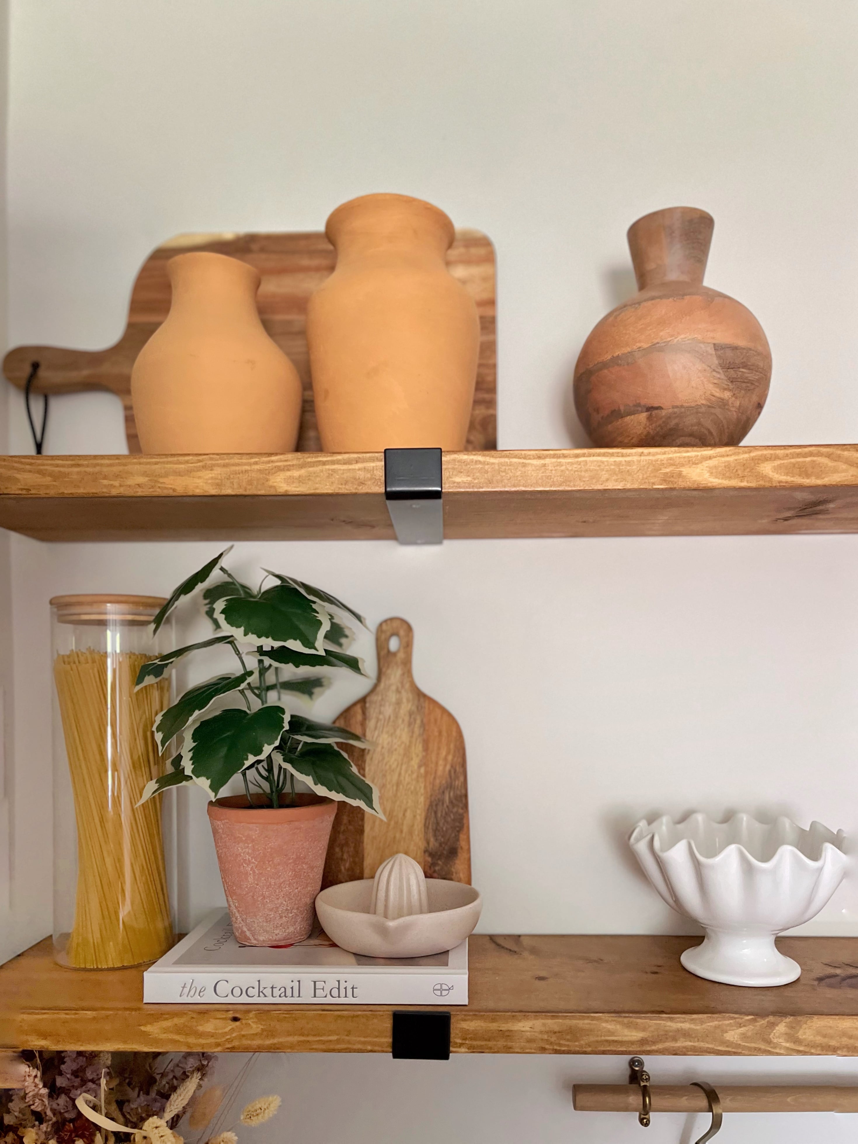 Open kitchen shelf styling. Scaffold board shelves styled in farmhouse style. Budget kitchen inspiration for your home decor