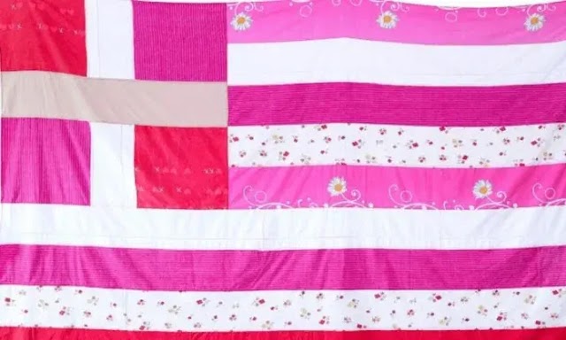 Σάλος για τη ροζ ελληνική σημαία στο προξενείο στη Νέα Υόρκη!!!