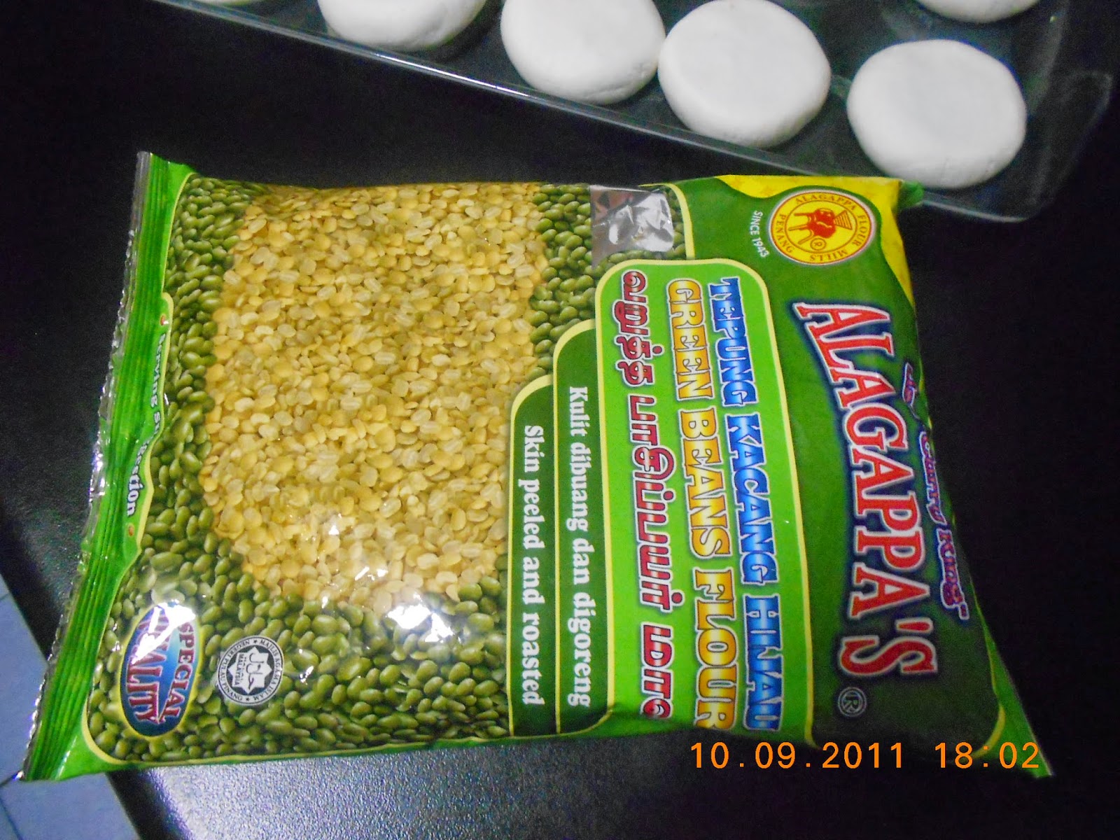 Namakucella: KUIH TEPUNG GOMAKMAKE-UP TEBAL!!!