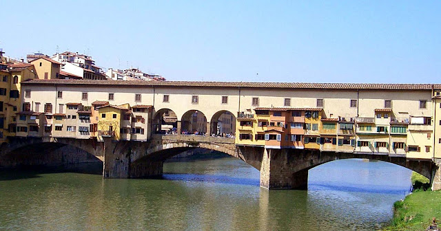 Italia. Italy. Italie. Toscana. Tuscany. Toscane. Florencia. Firenze. Florence. Ponte Vechio. Puente