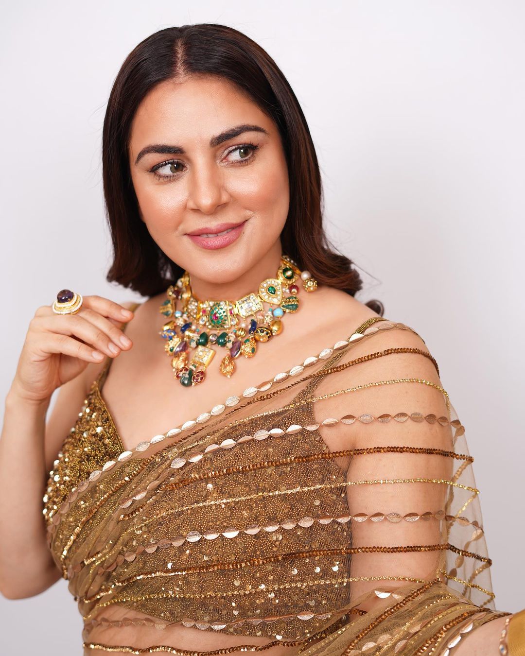 shraddha arya sheer saree hot actress kundali bhagya
