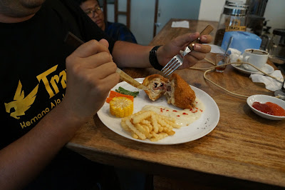 Steak ayam dan steak sapi jadi primadona