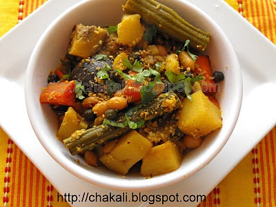 bhogichi Bhaji, sankrant tilachya recipes, tilachya recipes, tilgul, tigulache ladu, tilache ladu, mix bhaji, makar sankrant, tilachya vadya, tilgulachya vadya