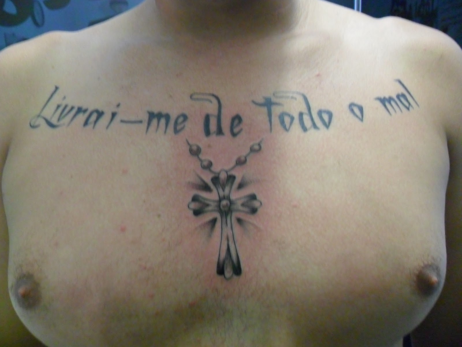 Leco's Tattoo: Frase com cruz