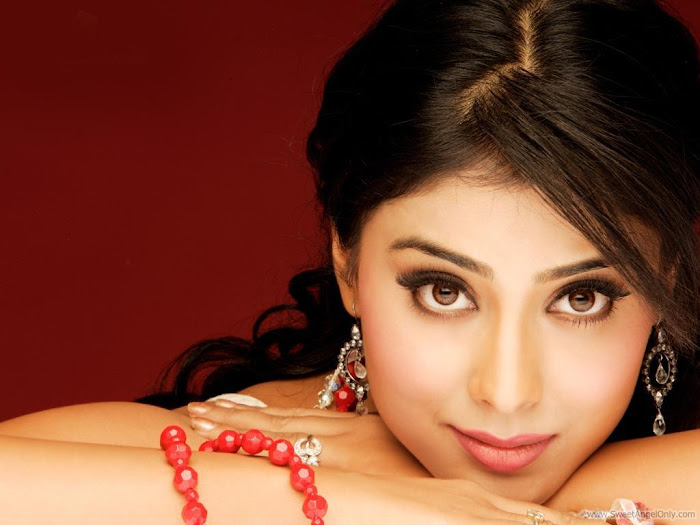 Shriya Saran HD Wallpaper -07