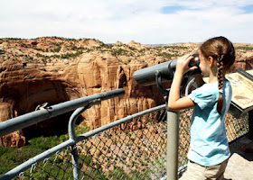 Tessa worked a pair of binoculars to get a closer look at the Betatakin dwelling (see pic above) at Betatakin Overlook at Navajo National Monument.