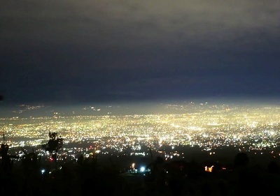 Bandung Dilihat dari Caringin Tilu Pada Malam Hari