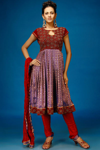 Fashion  Girls  on Asian Fashion Hits  Latest And Stylish Pakistani   Indian Anarkali