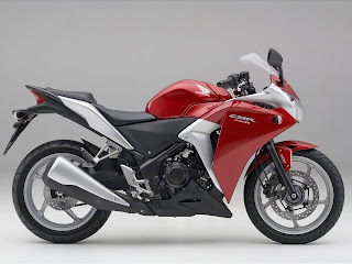 Moto CBR 250cc HONDA color rojo