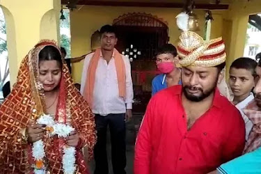 गुजरात में प्रेमिका को छोड़कर भागे प्रेमी को पुलिस ने पकड़ कर प्रेमिका संग कराई शादी