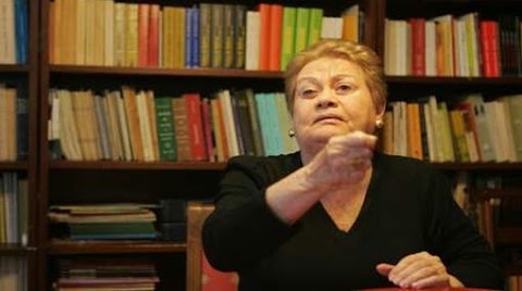 Martha Hildebrandt cuenta sobre el origen de la palabra 'Chela'