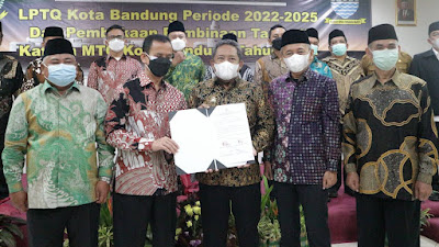 Lantik Pengurus LPTQ , Yana Minta LPTQ Jaga Reputasi Kota Bandung di Ajang MTQ