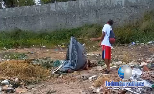 Corpo de um homem é encontrado em meio a lixo com sinais de violência no RN; veja vídeo