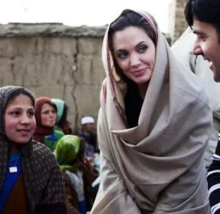 angelina jolie mendukung kemerdekaan palestina dari israel