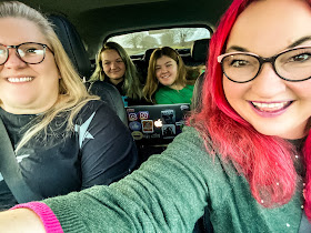 4 friends in a car heading to Edinburgh for a festive break, Mandy Charlton, Photographer, writer, blogger, christmas