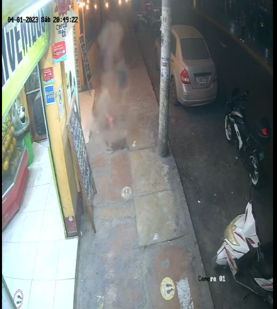 SAN VICENTE EXPLOSION QUE SE REGISTRO FUERA DE FUENTE DE SODA DAYANA A CAUSA DE CORTO CIRCUITO EXTERNO