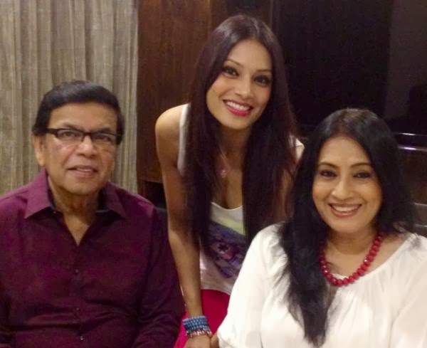 Bollywood Actress Bipasha Basu with Parents Father Hirak Basu & Mother Mamata Basu | Bollywood Actress Bipasha Basu Family Photos | Real-Life Photos