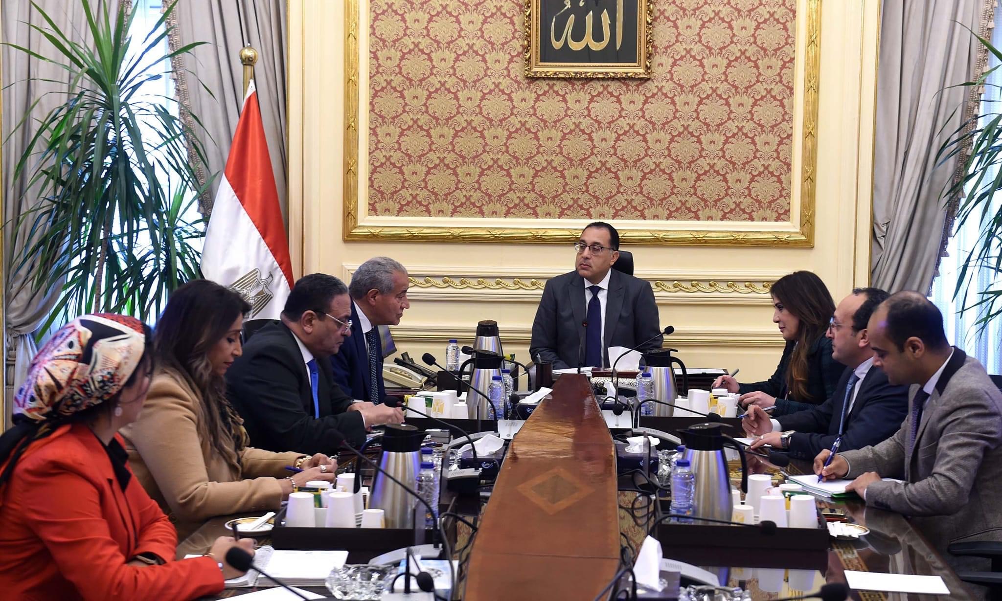 رئيس الوزراء يتابع موقف المشروع القومي للمستودعات الإستراتيجية للسلع  الأساسية - صحيفه حديث العرب