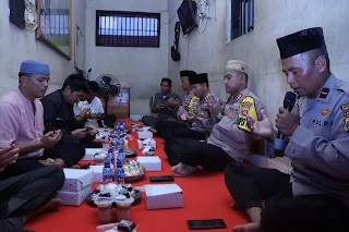 kebersamaan dan momen Ramadhan sebagai waktu untuk introspeksi diri.