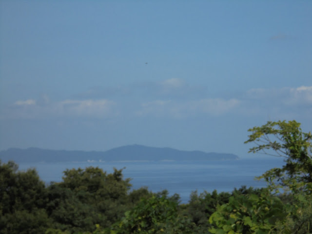 降りる途中で島根半島も見えます