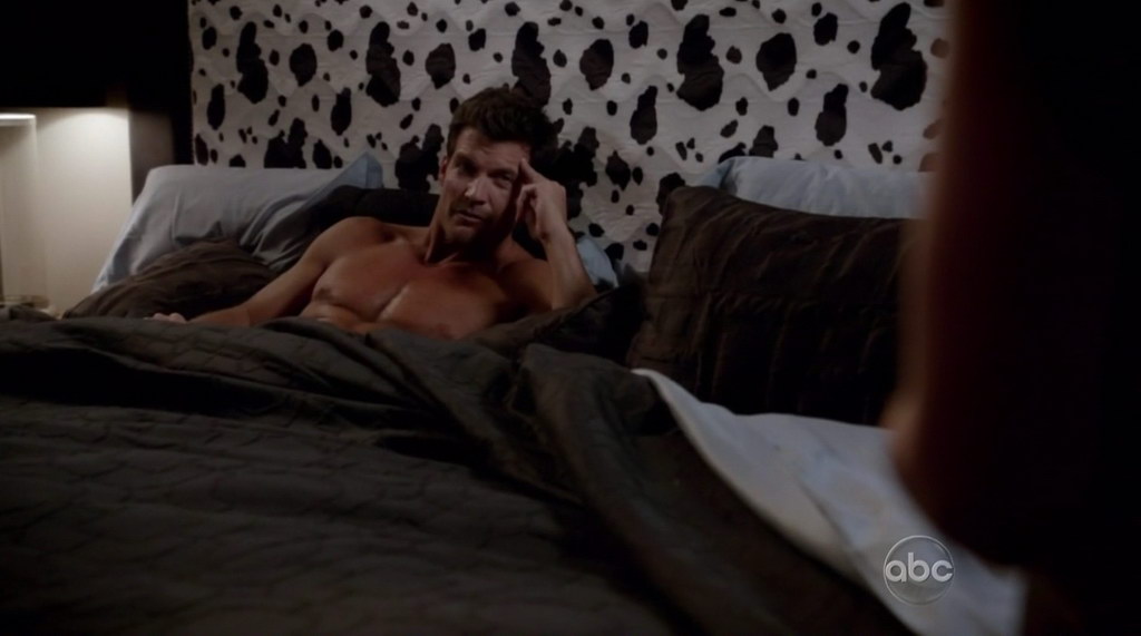 Mark Deklin Shirtless in GCB s1e03