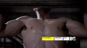Tyler Hoechlin Shirtless in Teen Wolf s1e05