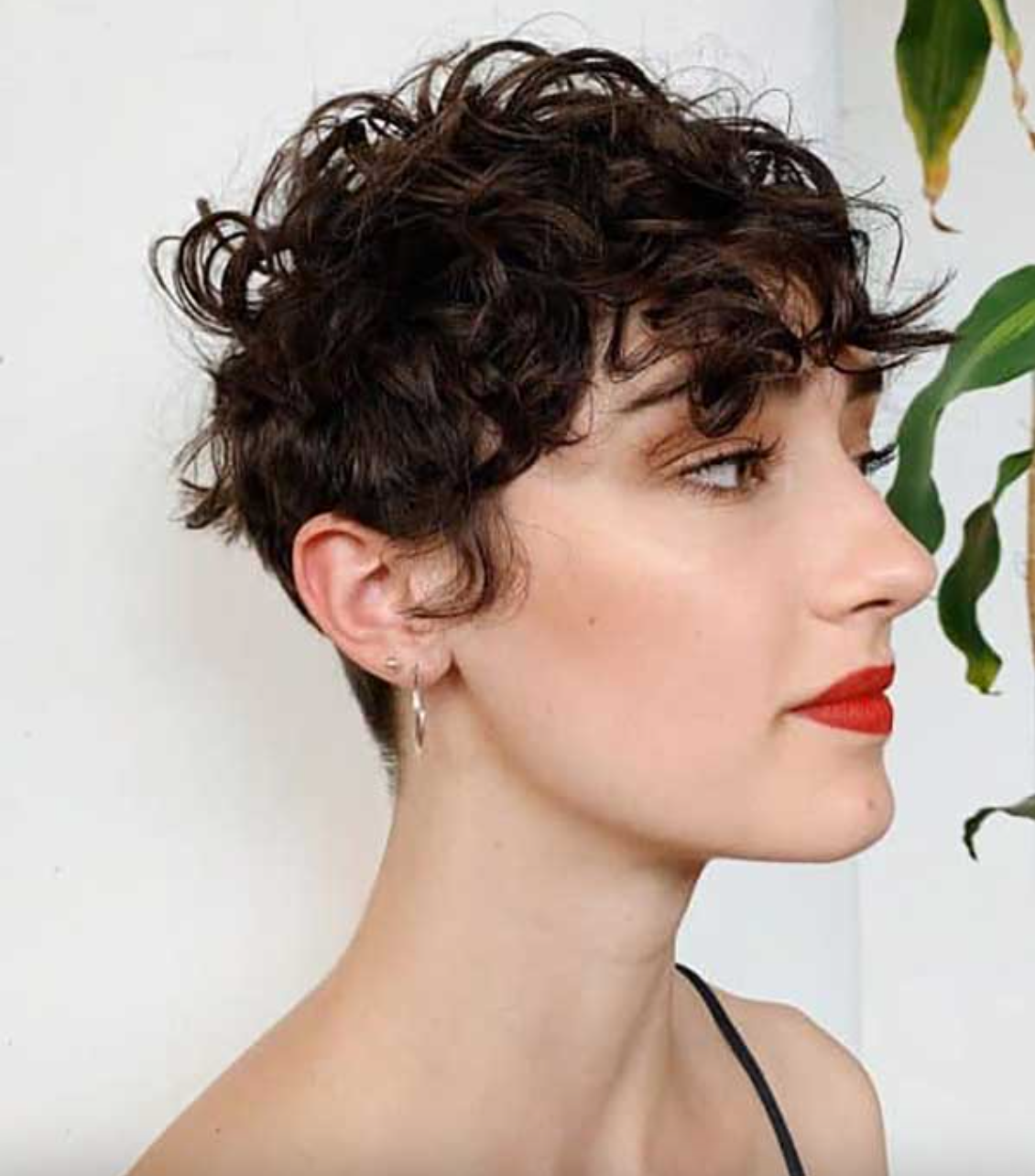 very short curly hairstyles