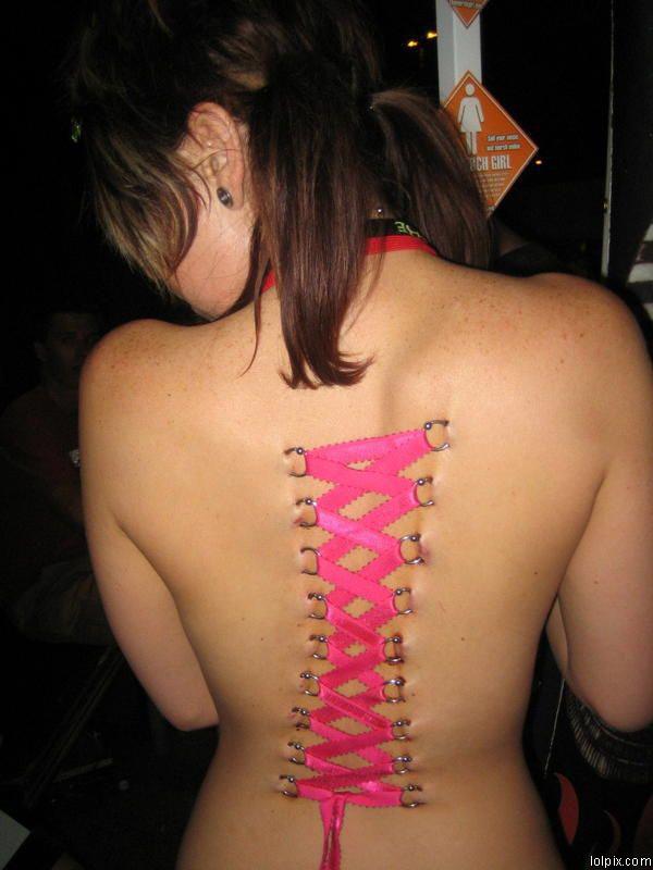 Tattoos On Back Of Neck For Girls. Girls Tattoos On Back Of Neck