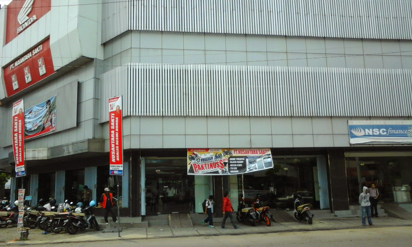 Dealer Sepeda Motor  Honda  di Semarang kantor PT NUSANTARA  