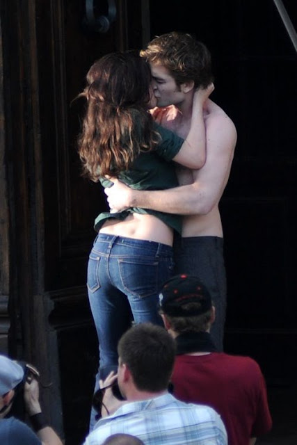 Robert Pattinson and Kristen Stewart Kissing and Dating Pictures