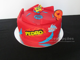 Bolo de aniversário Beyblade