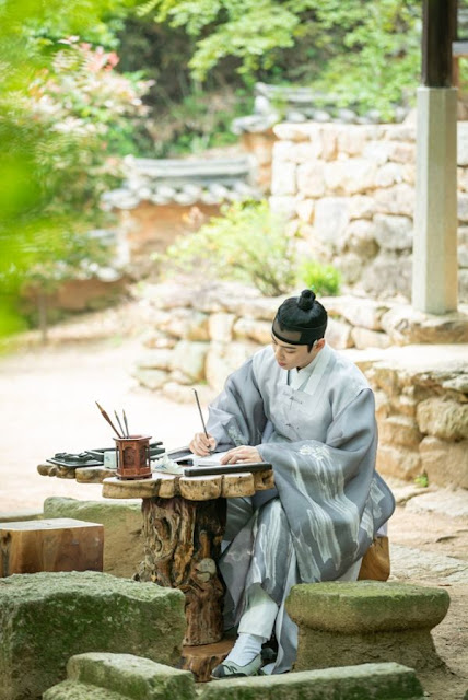 Rookie Historian Gu Hae-Ryung Cha Eun Woo 2