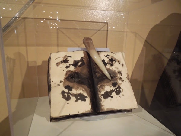 Tom Riddle's diary Basilisk fang prop Harry Potter Chamber of Secrets