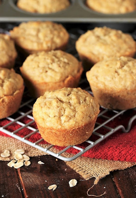  Oatmeal Muffins are pretty much exactly that  Oatmeal Muffins